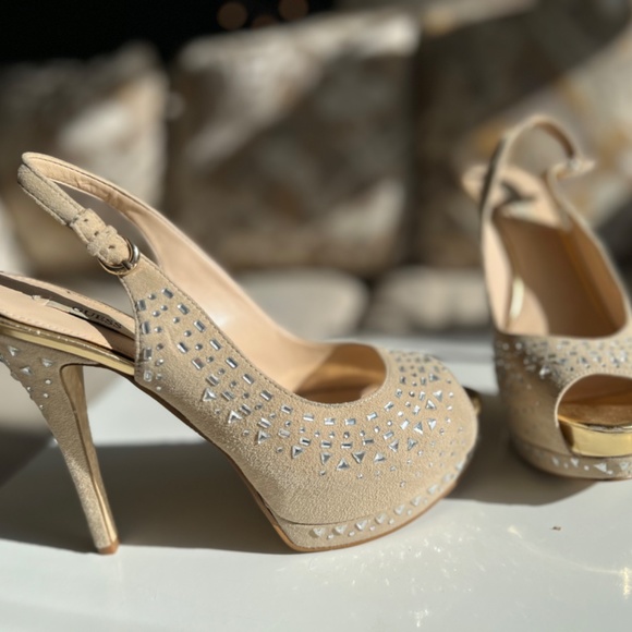 Shoes - Picture 6 of 6